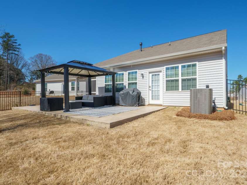 168 Kennerly Center Drive, Mooresville, NC 28115.  MLS# CAR4234236, YatesRealty ID 8416. 