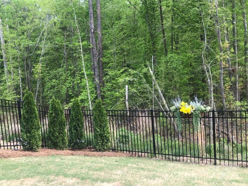 168 Kennerly Center Drive, Mooresville, NC 28115.  MLS# CAR4234236, YatesRealty ID 8416. 