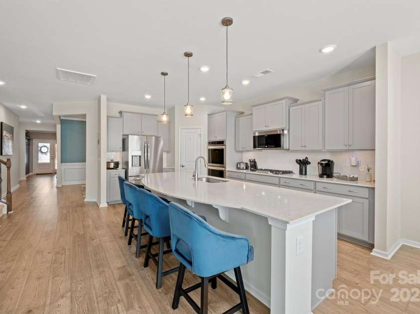 168 Kennerly Center Drive, Mooresville, NC 28115.  MLS# CAR4234236, YatesRealty ID 8416. Gorgeous Gourmet Kitchen