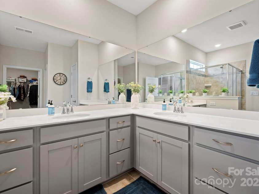 168 Kennerly Center Drive, Mooresville, NC 28115.  MLS# CAR4234236, YatesRealty ID 8416. Master Bath