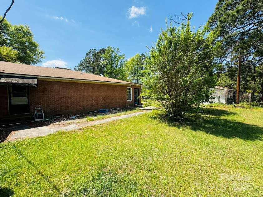 2480 Sumter Highway, Bishopville, SC 29010.  MLS# CAR4247425, YatesRealty ID 8418. 