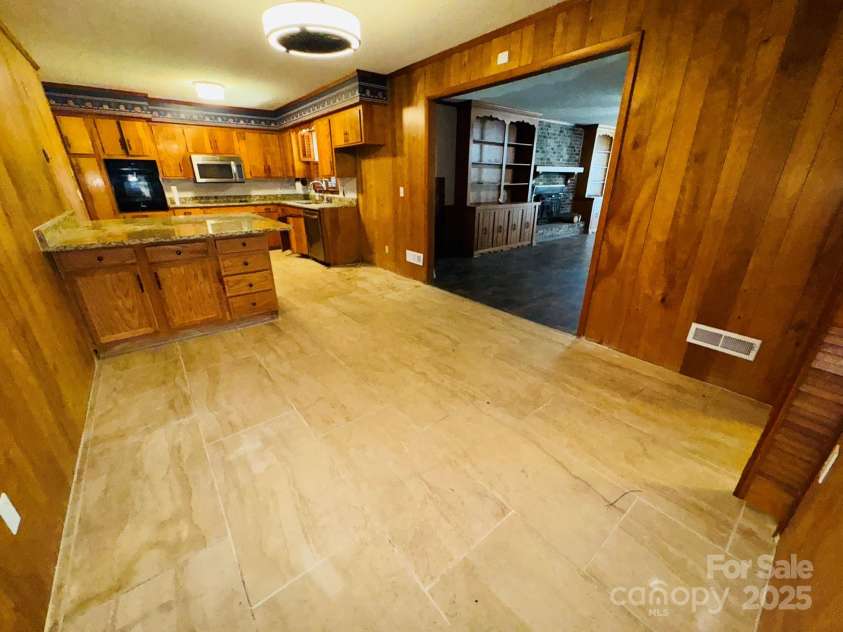 2480 Sumter Highway, Bishopville, SC 29010.  MLS# CAR4247425, YatesRealty ID 8418. 