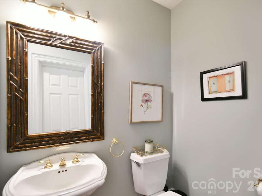 1320 Hudson Place, Davidson, NC 28036.  MLS# CAR4360257, YatesRealty ID 8419. Half bath