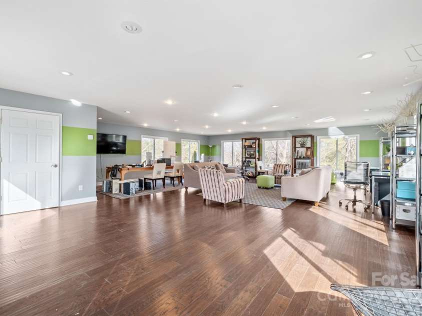 1740 12th Street Drive, Hickory, NC 28601.  MLS# CAR4228543, YatesRealty ID 8420. 