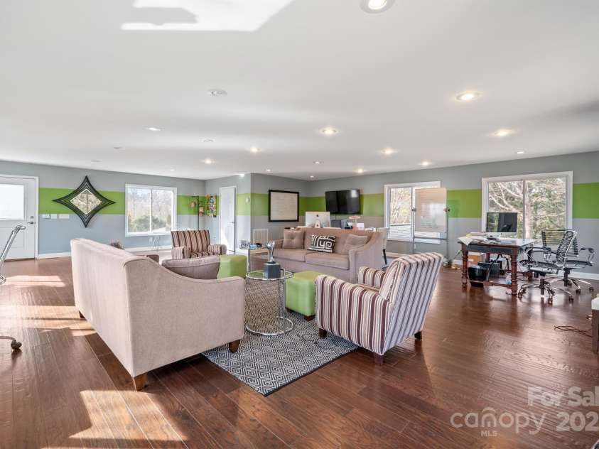 1740 12th Street Drive, Hickory, NC 28601.  MLS# CAR4228543, YatesRealty ID 8420. 