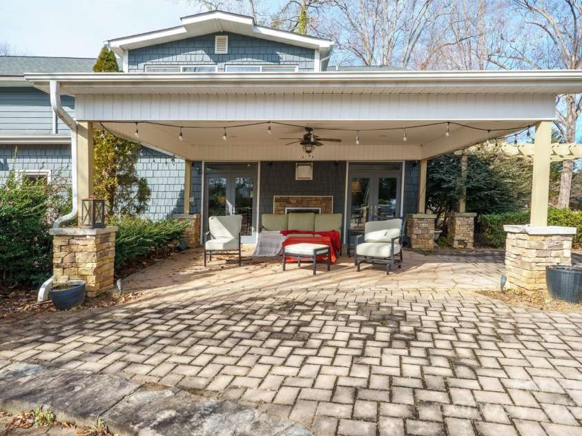 1740 12th Street Drive, Hickory, NC 28601.  MLS# CAR4228543, YatesRealty ID 8420. 