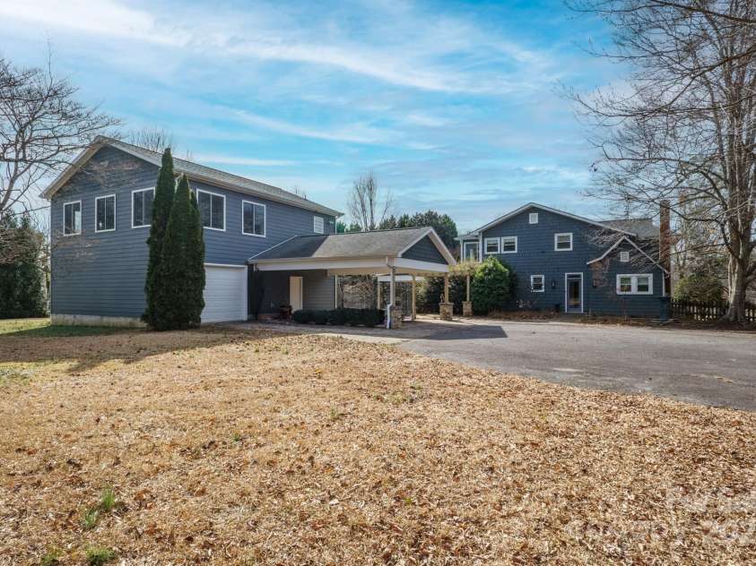 1740 12th Street Drive, Hickory, NC 28601.  MLS# CAR4228543, YatesRealty ID 8420. 