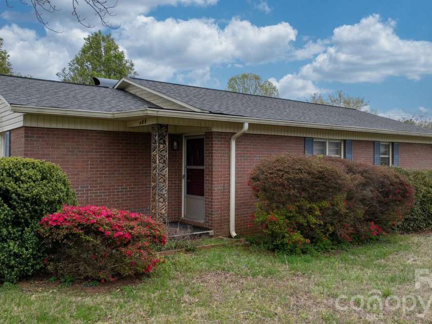 200 Hayes Avenue, Hudson, NC 28638.  MLS# CAR4364368, YatesRealty ID 8421. 
