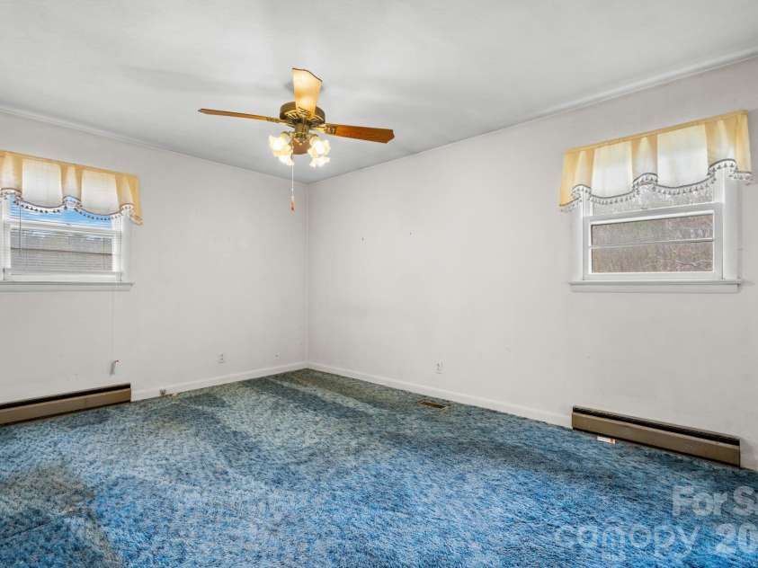 200 Hayes Avenue, Hudson, NC 28638.  MLS# CAR4364368, YatesRealty ID 8421. 