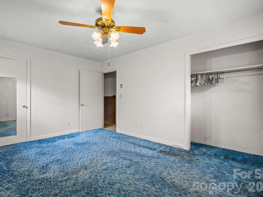 200 Hayes Avenue, Hudson, NC 28638.  MLS# CAR4364368, YatesRealty ID 8421. 