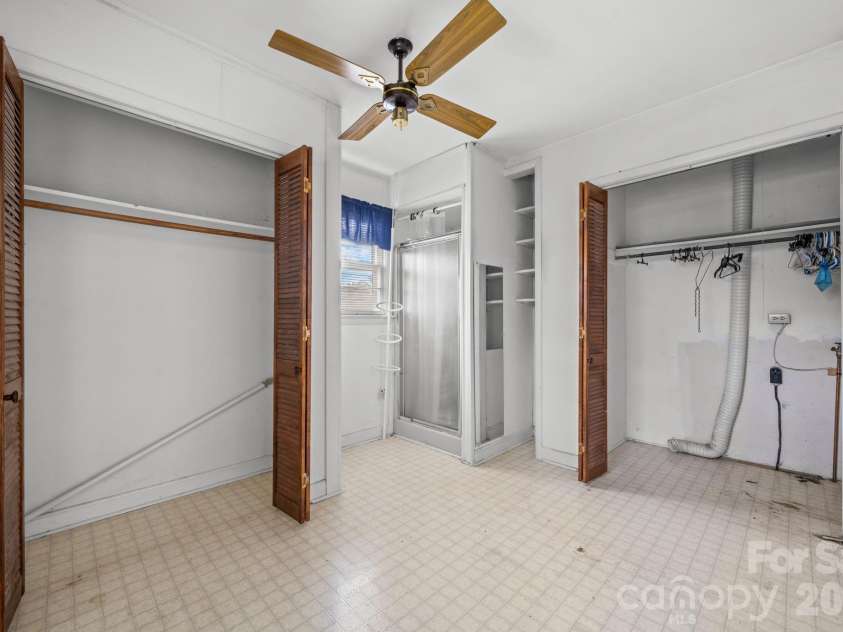 200 Hayes Avenue, Hudson, NC 28638.  MLS# CAR4364368, YatesRealty ID 8421. 