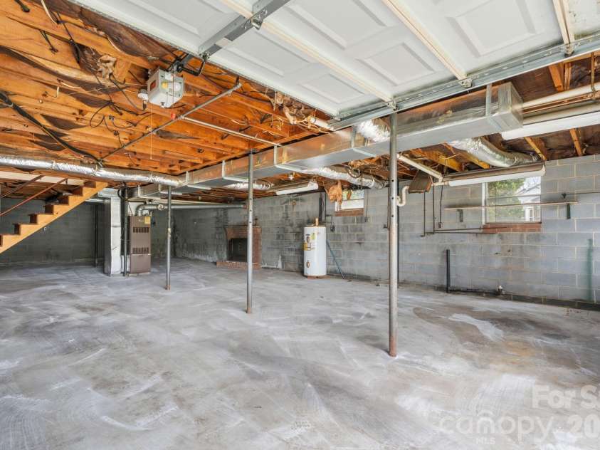 200 Hayes Avenue, Hudson, NC 28638.  MLS# CAR4364368, YatesRealty ID 8421. 