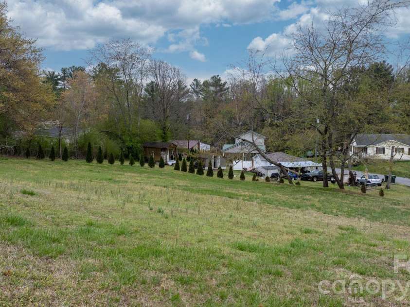 200 Hayes Avenue, Hudson, NC 28638.  MLS# CAR4364368, YatesRealty ID 8421. 
