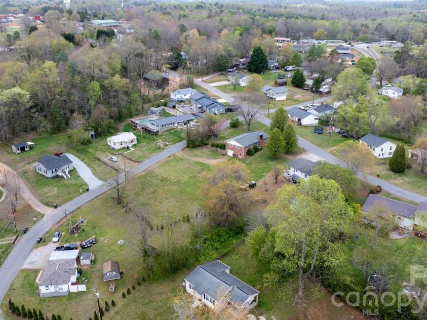 200 Hayes Avenue, Hudson, NC 28638.  MLS# CAR4364368, YatesRealty ID 8421. 
