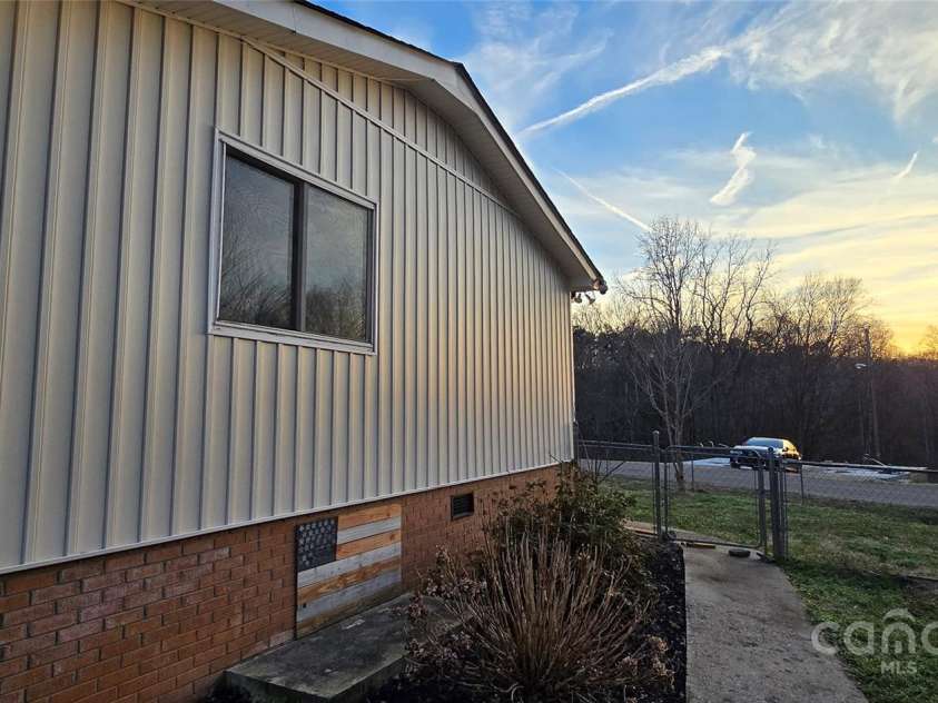 1024 Old Mountain View Road, Mount Holly, NC 28120.  MLS# CAR4222263, YatesRealty ID 8423. 