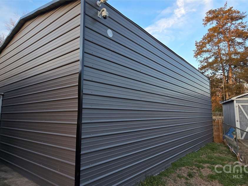 1024 Old Mountain View Road, Mount Holly, NC 28120.  MLS# CAR4222263, YatesRealty ID 8423. 