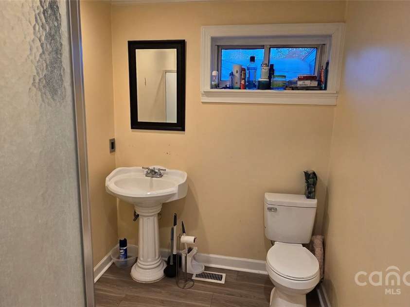 1024 Old Mountain View Road, Mount Holly, NC 28120.  MLS# CAR4222263, YatesRealty ID 8423. 