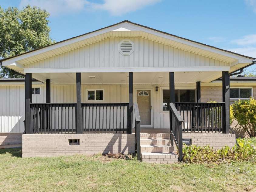 1024 Old Mountain View Road, Mount Holly, NC 28120.  MLS# CAR4309087, YatesRealty ID 8423. 