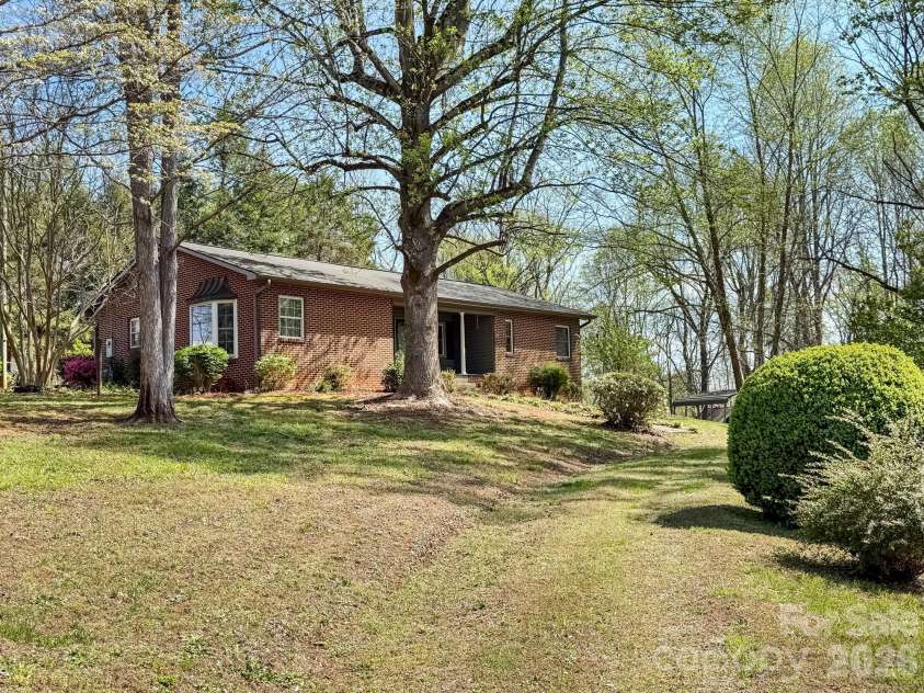 1401 Union Street, Morganton, NC 28655.  MLS# CAR4365588, YatesRealty ID 8423. 