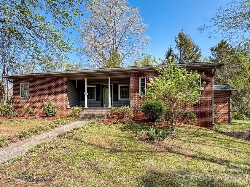 1401 Union Street, Morganton, NC 28655.  MLS# CAR4365588, YatesRealty ID 8423. 
