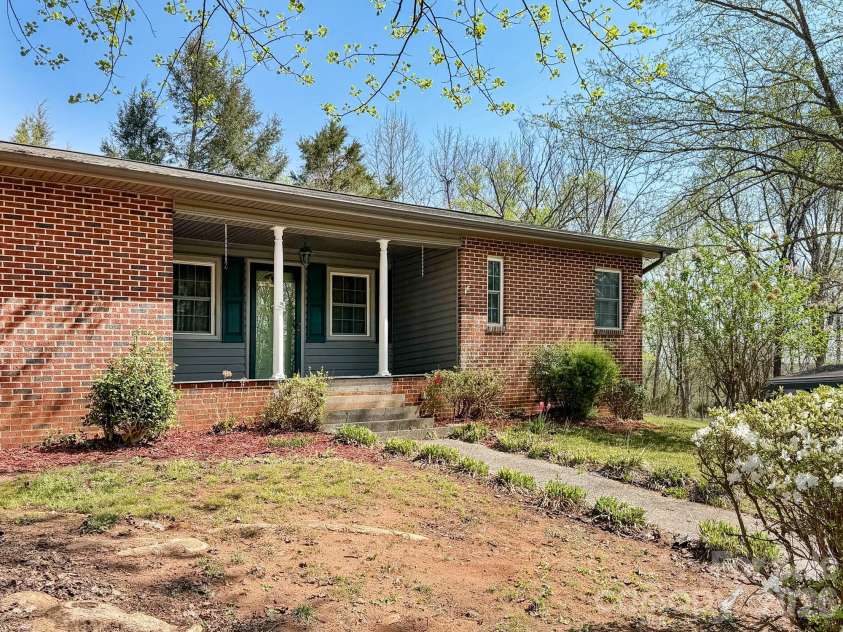 1401 Union Street, Morganton, NC 28655.  MLS# CAR4365588, YatesRealty ID 8423. 