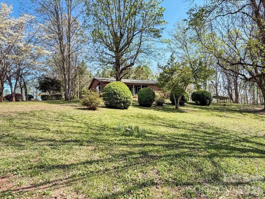 1401 Union Street, Morganton, NC 28655.  MLS# CAR4365588, YatesRealty ID 8423. 