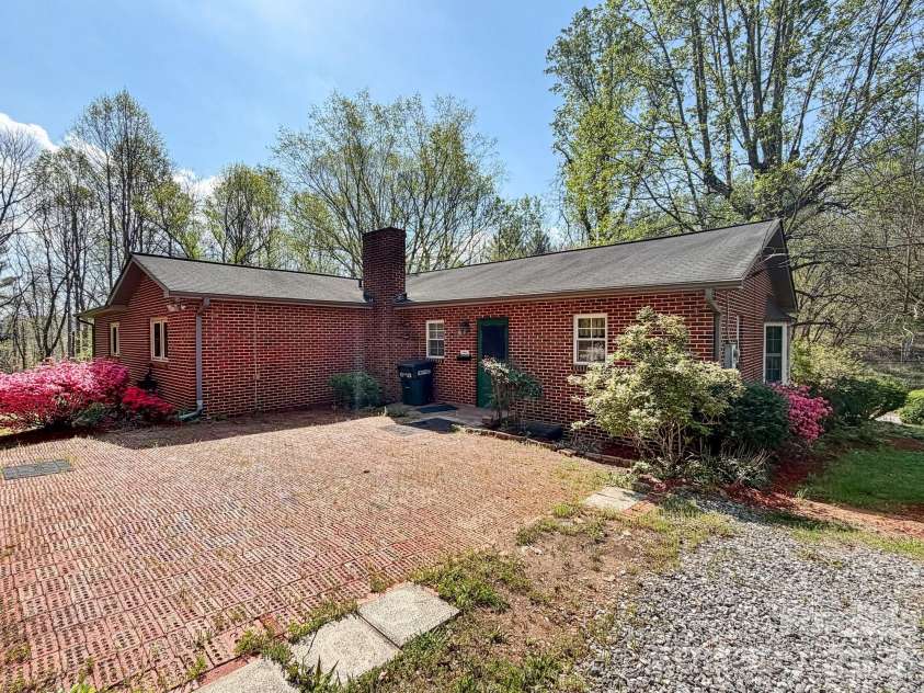 1401 Union Street, Morganton, NC 28655.  MLS# CAR4365588, YatesRealty ID 8423. 