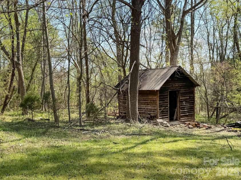 1401 Union Street, Morganton, NC 28655.  MLS# CAR4365588, YatesRealty ID 8423. 