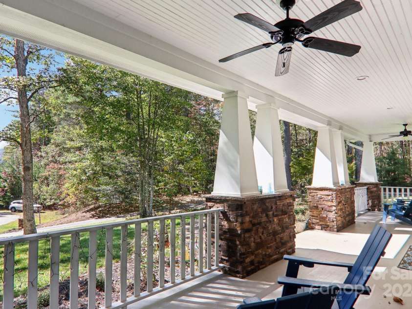 395 Daylily Drive, Hendersonville, NC 28739.  MLS# CAR4192484, YatesRealty ID 8424. 