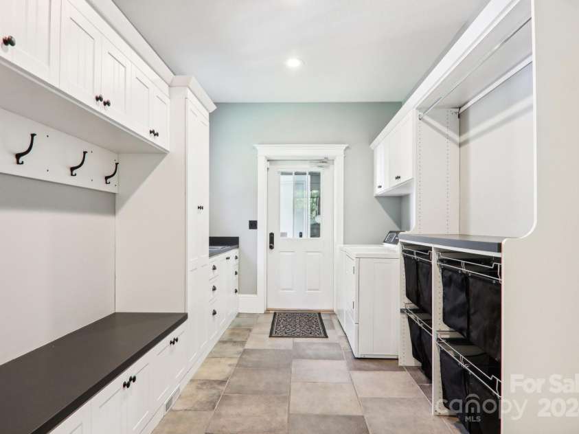 395 Daylily Drive, Hendersonville, NC 28739.  MLS# CAR4192484, YatesRealty ID 8424. MUDROOM/ LAUNDRY