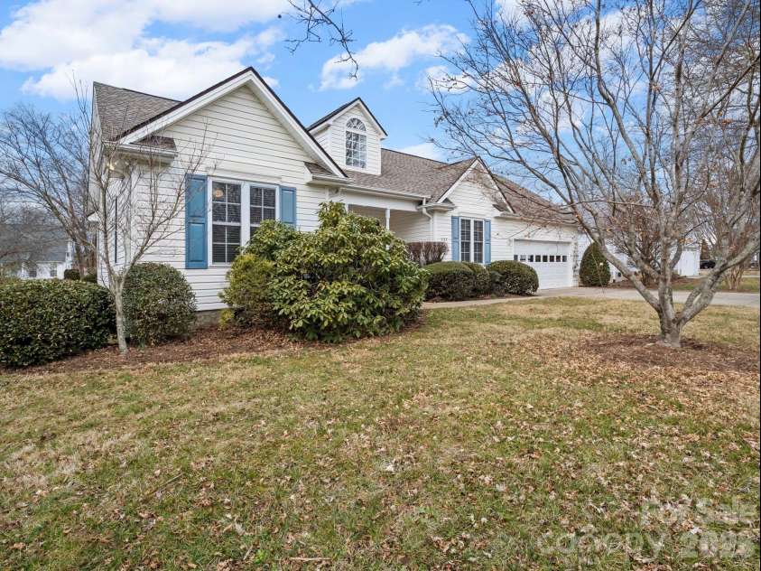 127 Kingfisher Lane, Mills River, NC 28759.  MLS# CAR4335349, YatesRealty ID 8425. 
