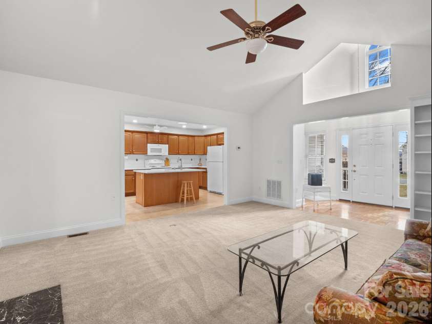127 Kingfisher Lane, Mills River, NC 28759.  MLS# CAR4335349, YatesRealty ID 8425. 