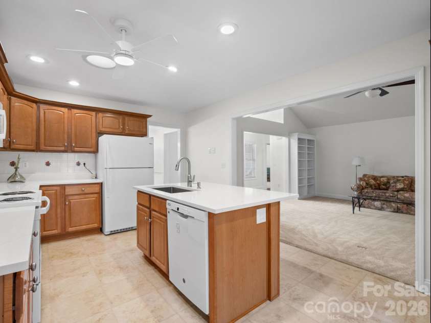 127 Kingfisher Lane, Mills River, NC 28759.  MLS# CAR4335349, YatesRealty ID 8425. 