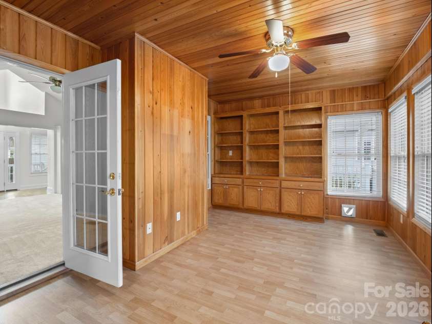127 Kingfisher Lane, Mills River, NC 28759.  MLS# CAR4335349, YatesRealty ID 8425. 