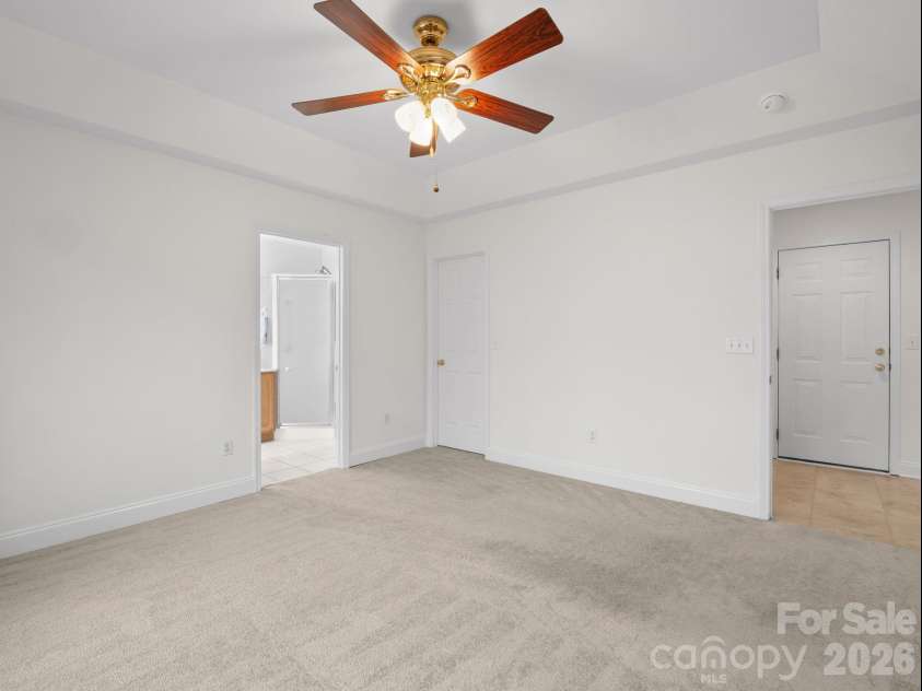 127 Kingfisher Lane, Mills River, NC 28759.  MLS# CAR4335349, YatesRealty ID 8425. 