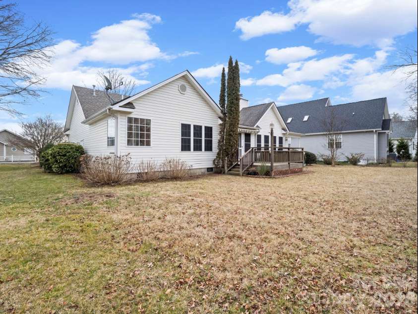 127 Kingfisher Lane, Mills River, NC 28759.  MLS# CAR4335349, YatesRealty ID 8425. 