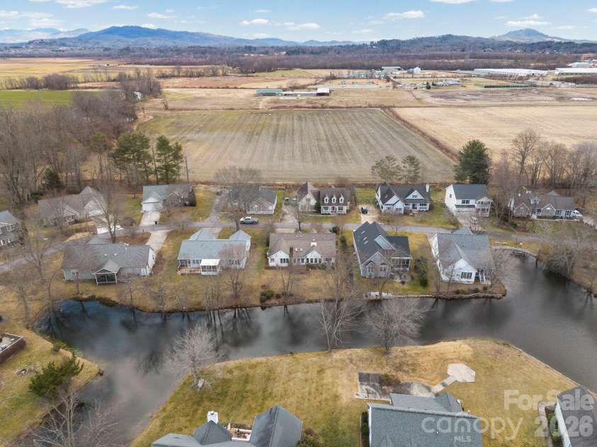 127 Kingfisher Lane, Mills River, NC 28759.  MLS# CAR4335349, YatesRealty ID 8425. 