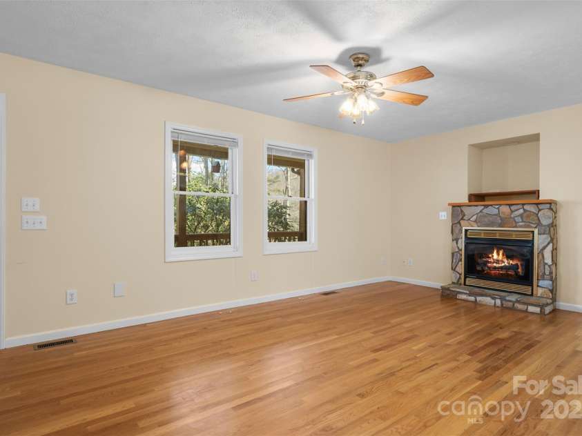 376 Deerfield Forest Parkway, Boone, NC 28607.  MLS# CAR4242808, YatesRealty ID 8425. 