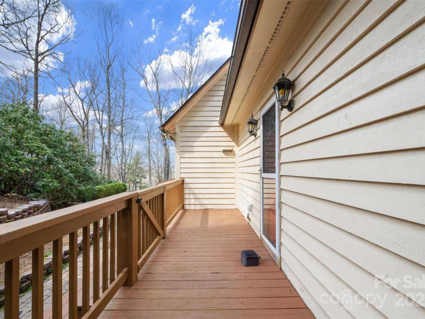 376 Deerfield Forest Parkway, Boone, NC 28607.  MLS# CAR4242808, YatesRealty ID 8425. 
