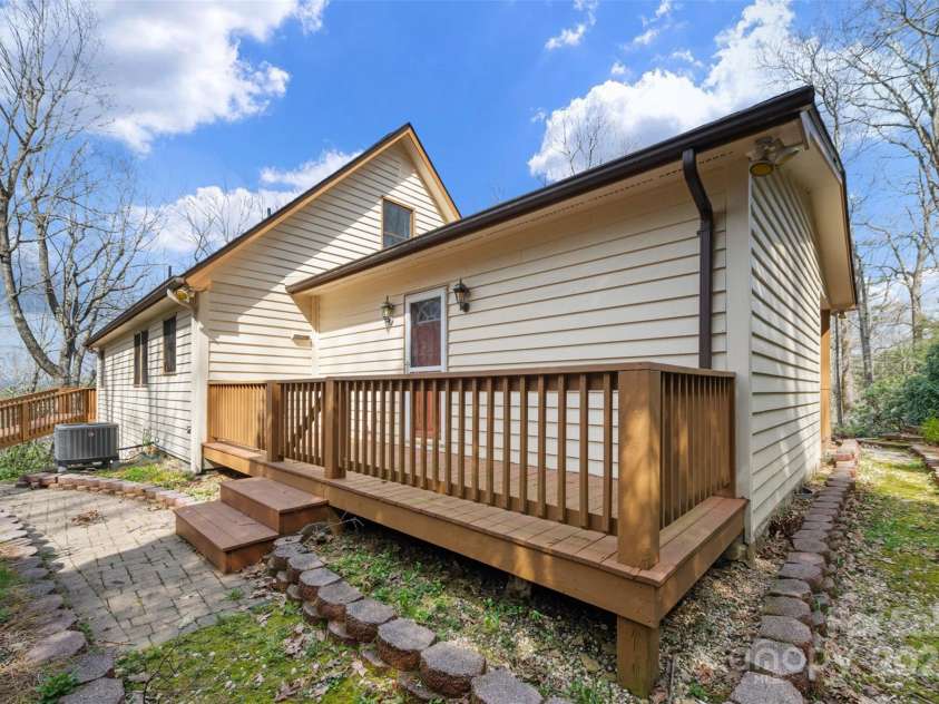 376 Deerfield Forest Parkway, Boone, NC 28607.  MLS# CAR4242808, YatesRealty ID 8425. 