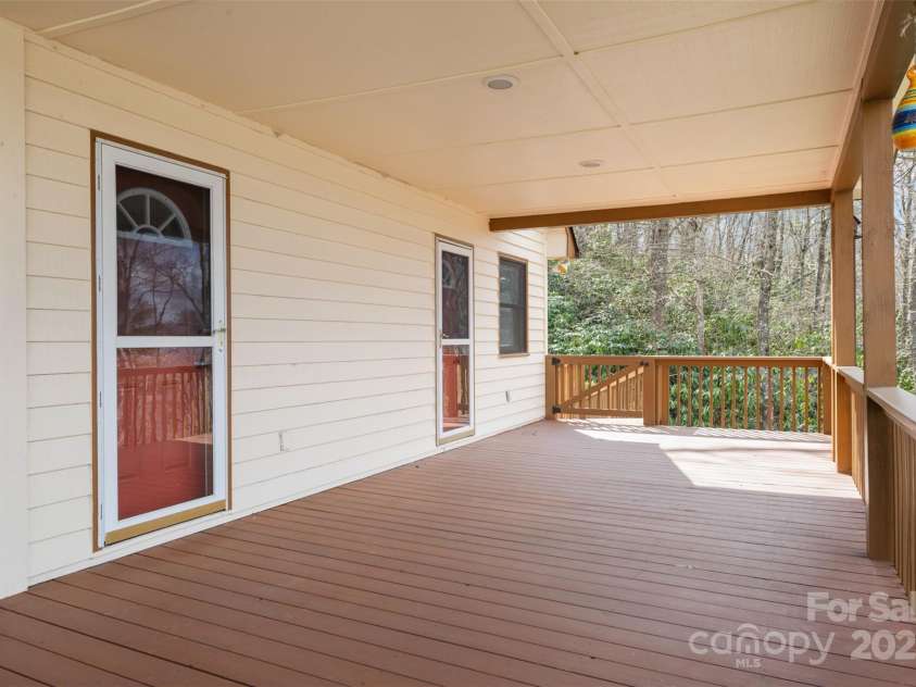 376 Deerfield Forest Parkway, Boone, NC 28607.  MLS# CAR4242808, YatesRealty ID 8425. Deck off primary bedroom