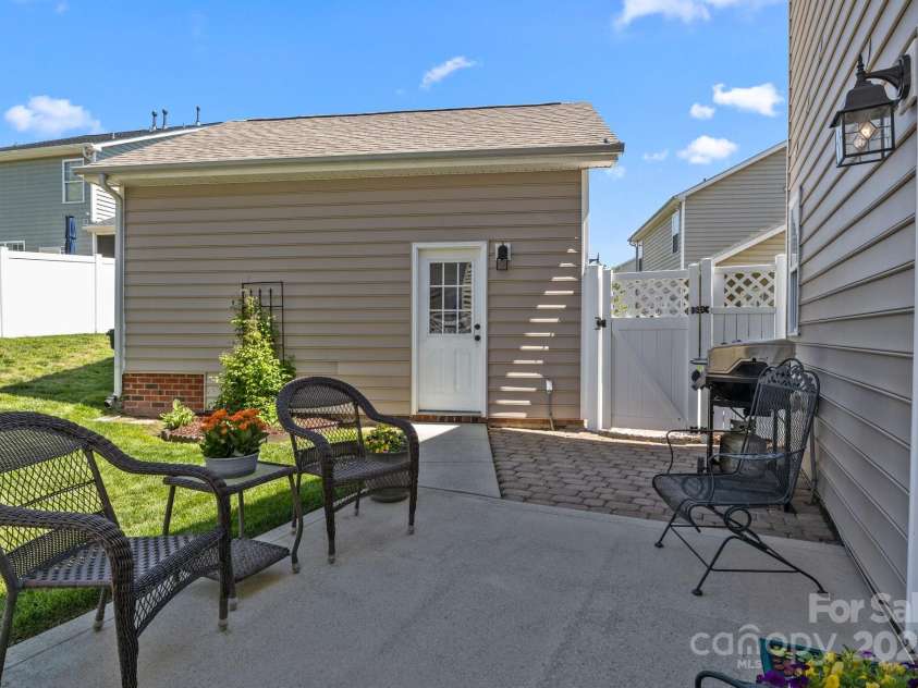 12914 Cheverly Drive, Huntersville, NC 28078.  MLS# CAR4237876, YatesRealty ID 8426. 