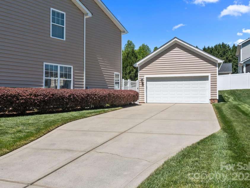 12914 Cheverly Drive, Huntersville, NC 28078.  MLS# CAR4237876, YatesRealty ID 8426. 