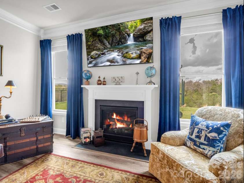 255 Fox Cove Road, Hendersonville, NC 28792.  MLS# CAR4364632, YatesRealty ID 8427. 