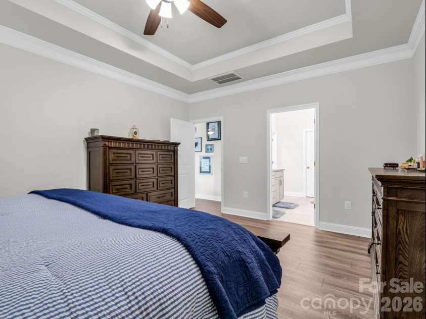 255 Fox Cove Road, Hendersonville, NC 28792.  MLS# CAR4364632, YatesRealty ID 8427. 
