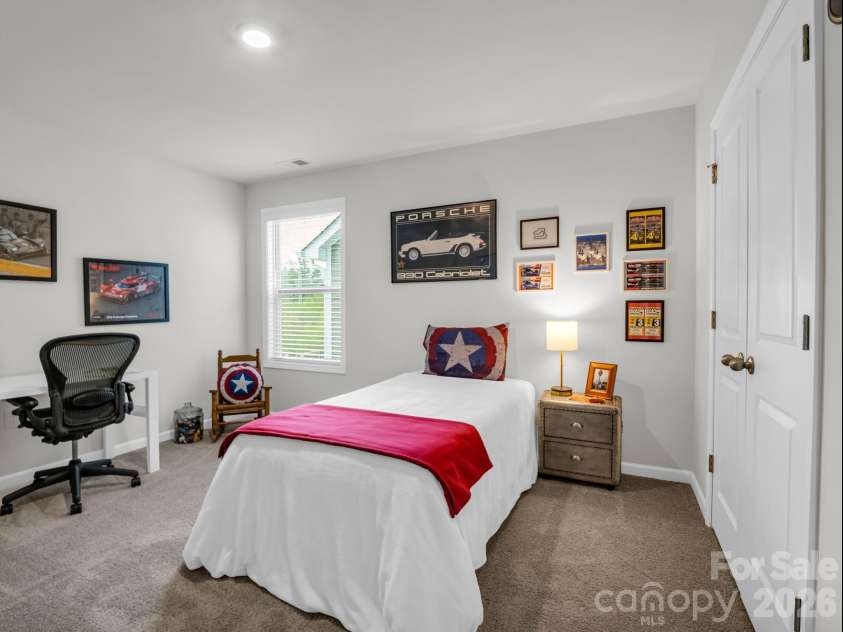 255 Fox Cove Road, Hendersonville, NC 28792.  MLS# CAR4364632, YatesRealty ID 8427. 