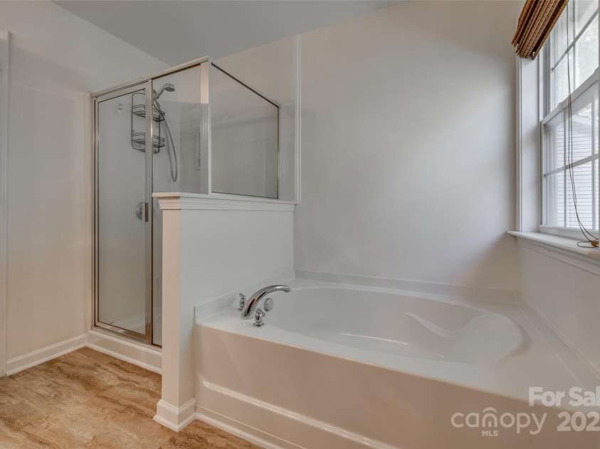 3040 Sunshower Heights, York, SC 29745.  MLS# CAR4245559, YatesRealty ID 8427. Primary Bath