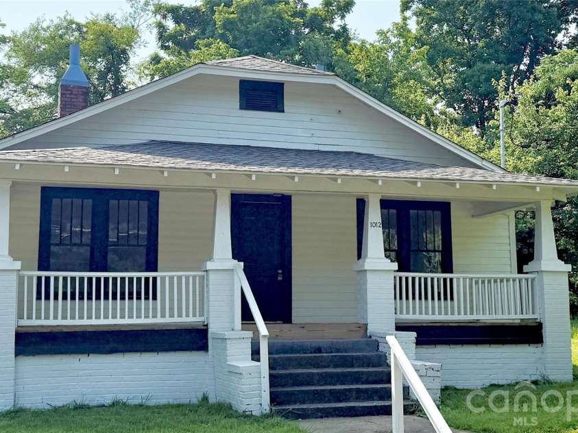 1012 4th Street, Statesville, NC 28677.  MLS# CAR4358718, YatesRealty ID 8428. 