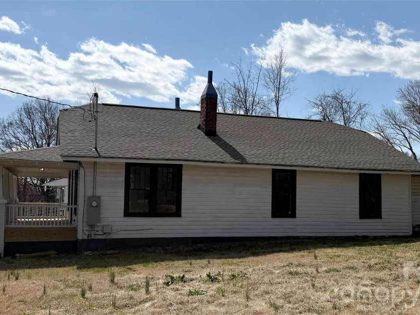 1012 4th Street, Statesville, NC 28677.  MLS# CAR4358718, YatesRealty ID 8428. 