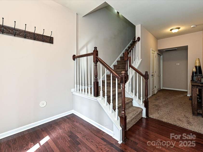 14121 Winford Lane, Charlotte, NC 28262.  MLS# CAR4195497, YatesRealty ID 8428. Foyer